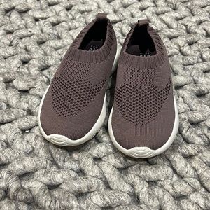 Toddler slip on shoes 7c